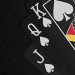 Каллиграфические элементы в дизайне игр RamenBet Casino