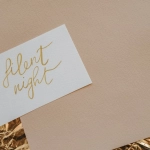 Каллиграфические элементы в стиле Дикого Запада с золотыми акцентами